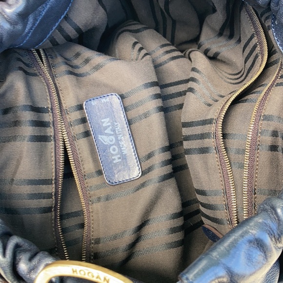 Hogan Navy Blue Butter Leather Shoulder Bag - Picture 14 of 14